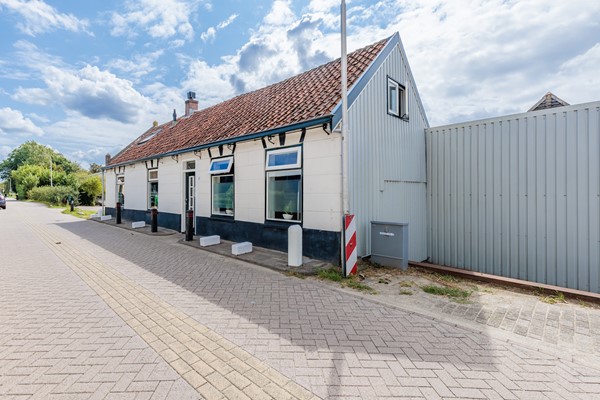 Under offer: Schenkeldijk 17, 3295 EC 's-Gravendeel